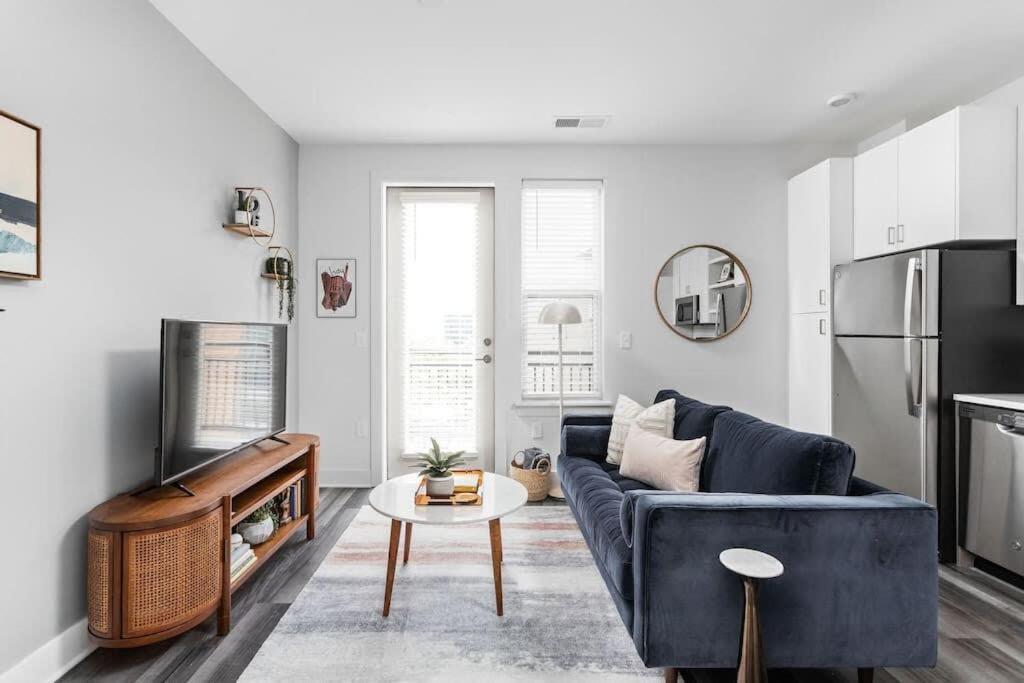 Mid-Century Modern Studio Cozysuites Downtown Indianapolis Bagian luar foto