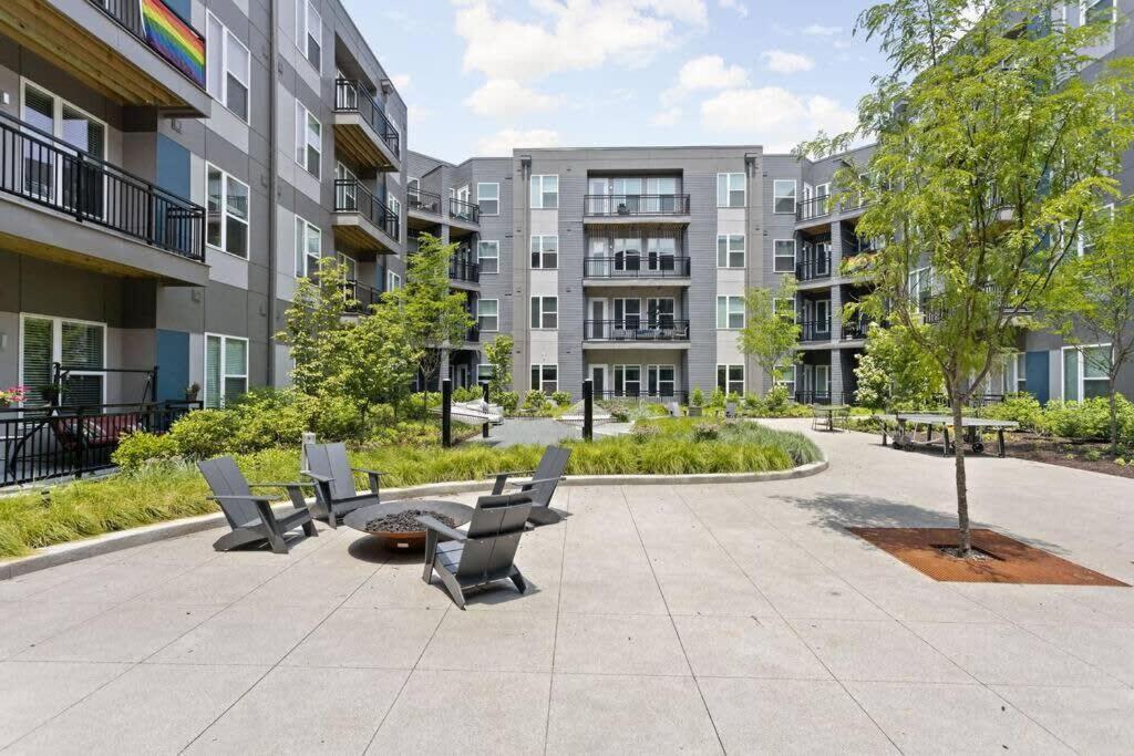 Mid-Century Modern Studio Cozysuites Downtown Indianapolis Bagian luar foto